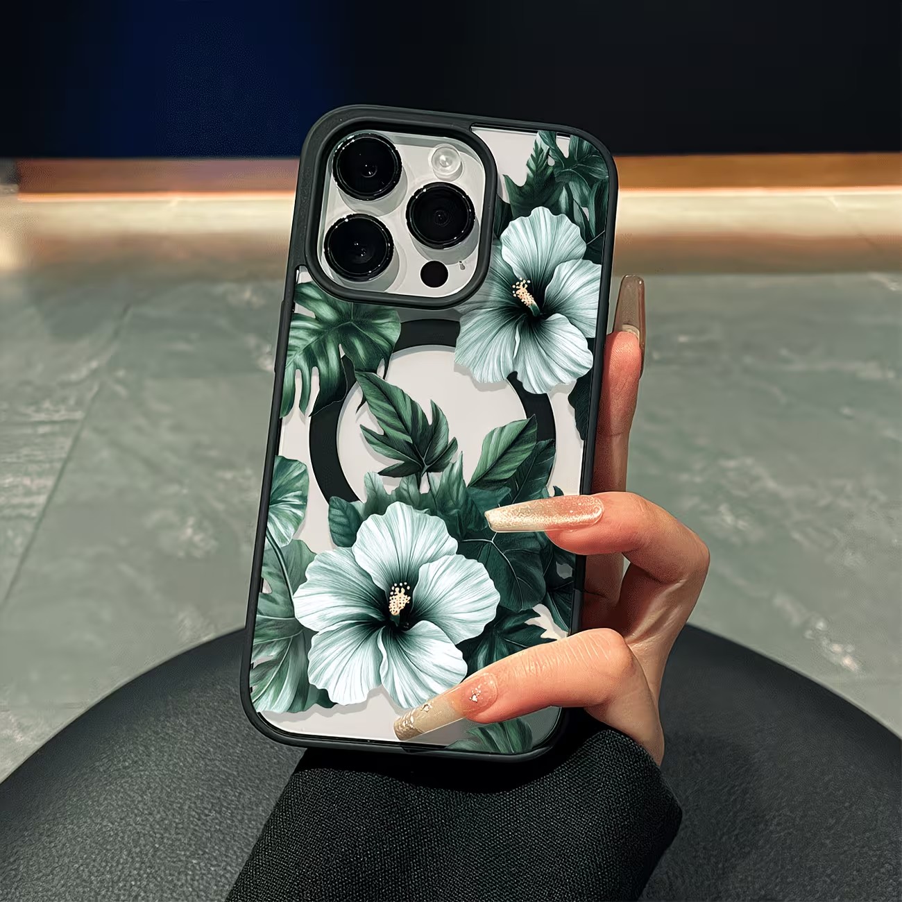 Apple Iphone 15 - Зеленый чехол для телефона с цветочным